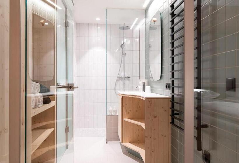 带2个卧室的套房, Mari Pop