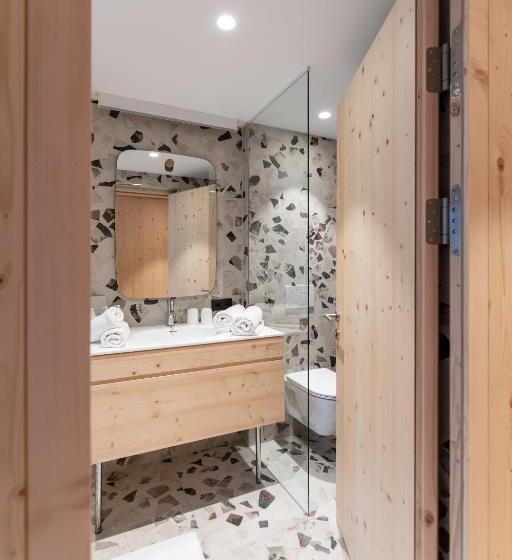 标准间带山景, Mari Pop