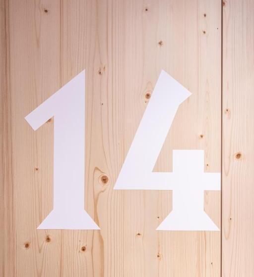 套房带泳池景, Mari Pop