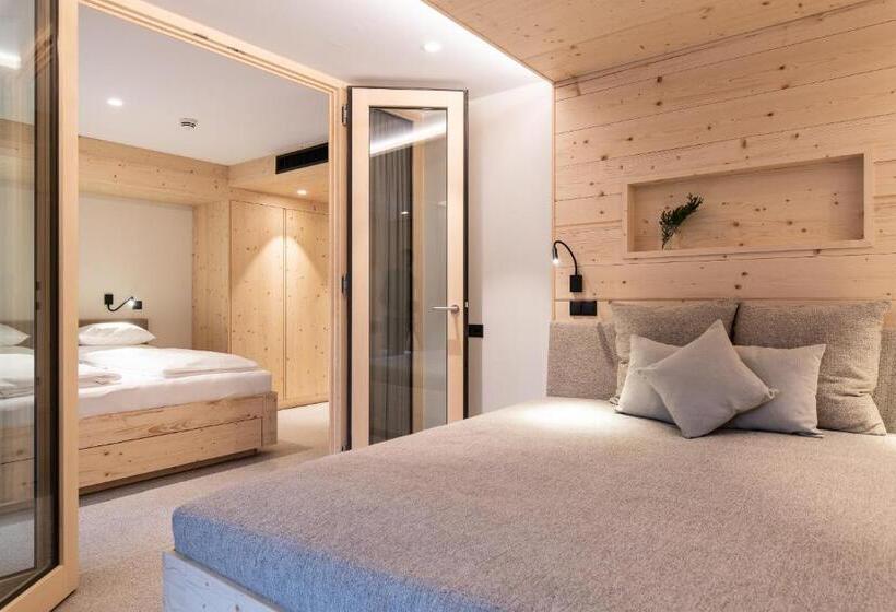 带2个卧室的套房, Mari Pop