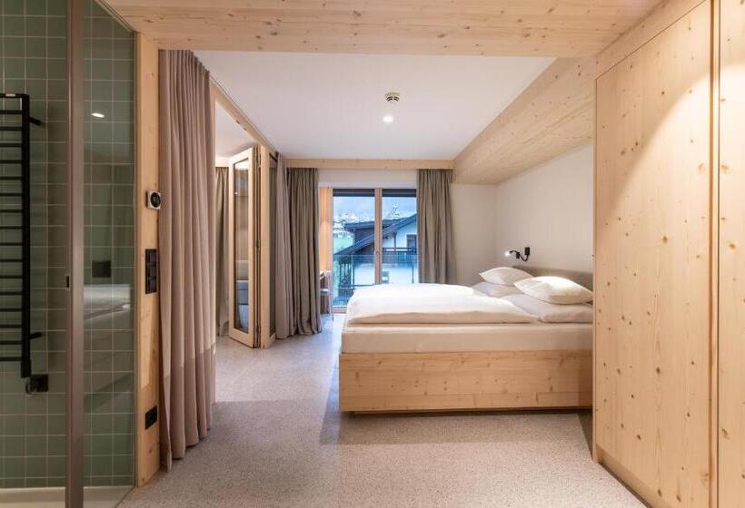 带2个卧室的套房, Mari Pop