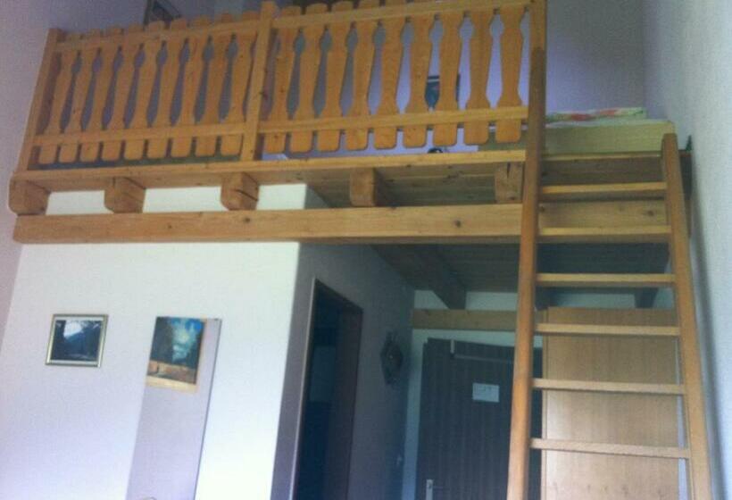 家庭间, Pizzeria Selva