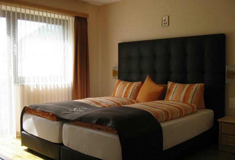 标准间, Pizzeria Selva