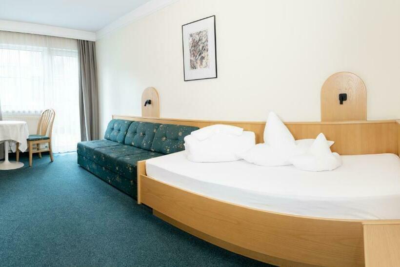 标准单人间, Post