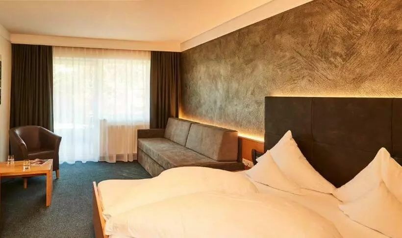 Habitación Estándar, Post