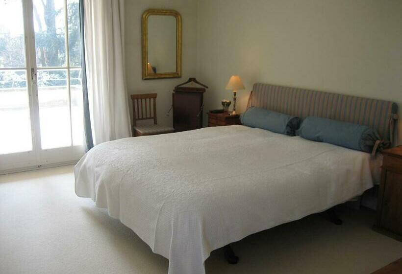 חדר דלוקס עם מרפסת, The Garden Guesthouse