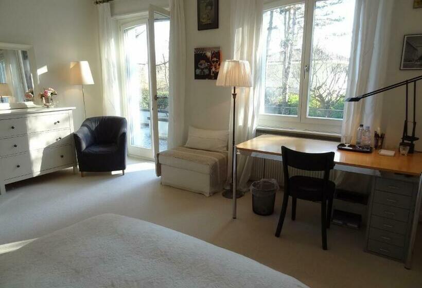 标准间带阳台, The Garden Guesthouse