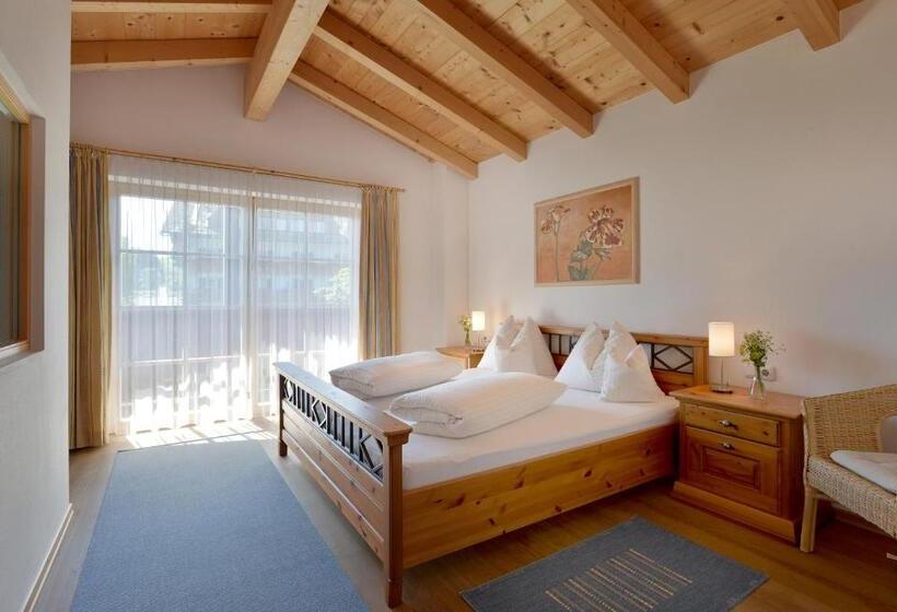 شقة غرفتين نوم مزودة بشُرفة, Theresia Garni