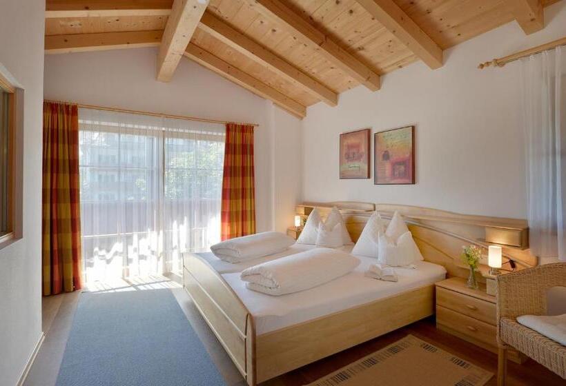 شقة غرفتين نوم مزودة بشُرفة, Theresia Garni