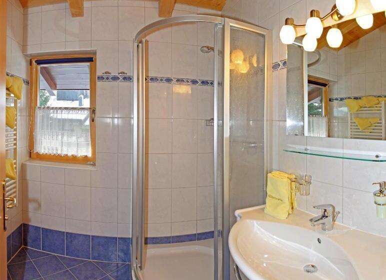 شقة غرفتين نوم مزودة بشُرفة, Theresia Garni