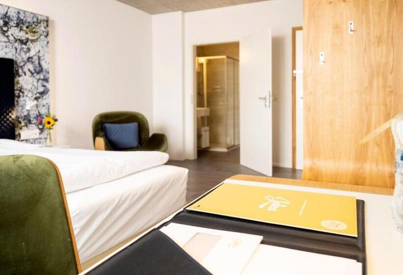 Номер Стандарт с Балконом, Tailormade Hotel IDEA Spreitenbach