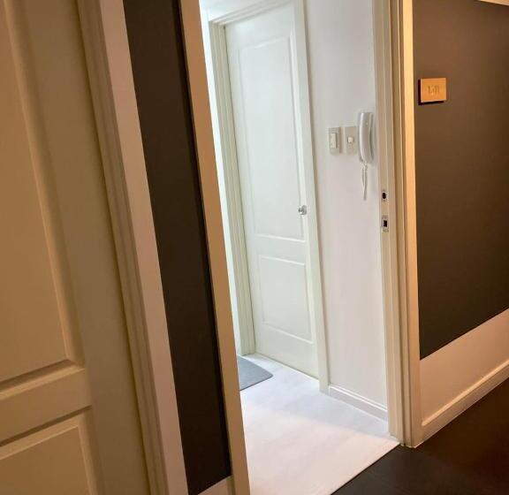 استودیو استاندارد با چشمانداز استخر, Azure Urban Resort Residences