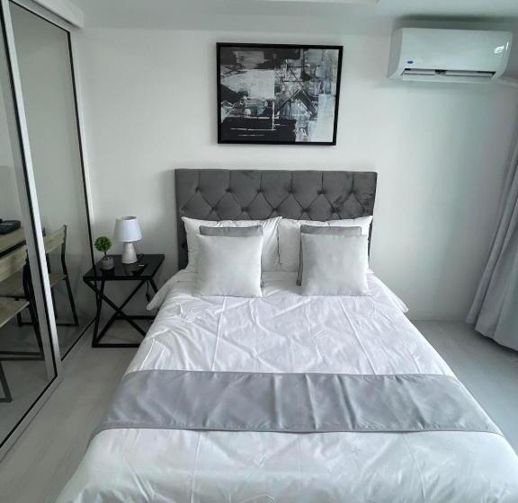 استودیو استاندارد با چشمانداز استخر, Azure Urban Resort Residences