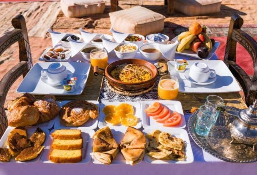 اتاق اکونومی, Desert Berber Fire Camp