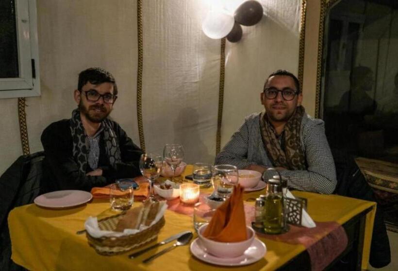 اتاق اکونومی, Desert Berber Fire Camp