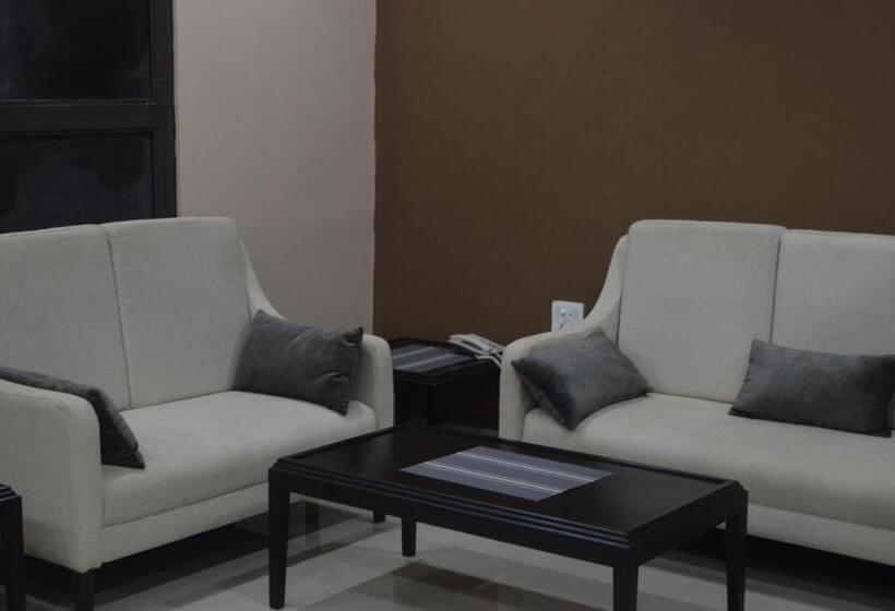 استودیوی لوکس, Palm Kalash