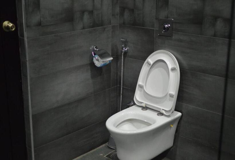 اتاق لوکس خانوادگی, Palm Kalash