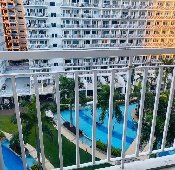 غرفة عائلية, Shell Residences Tower D8