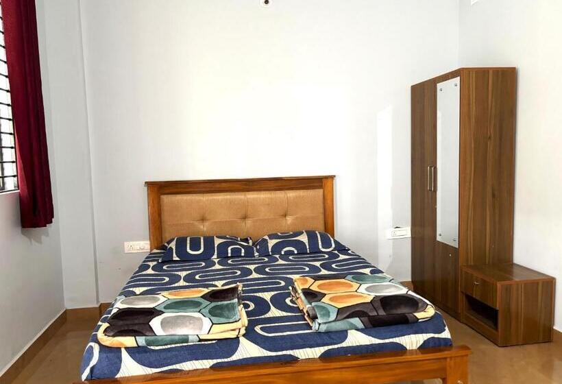 غرفة قياسية, Sri Swarna Darvi Lodge Horanadu