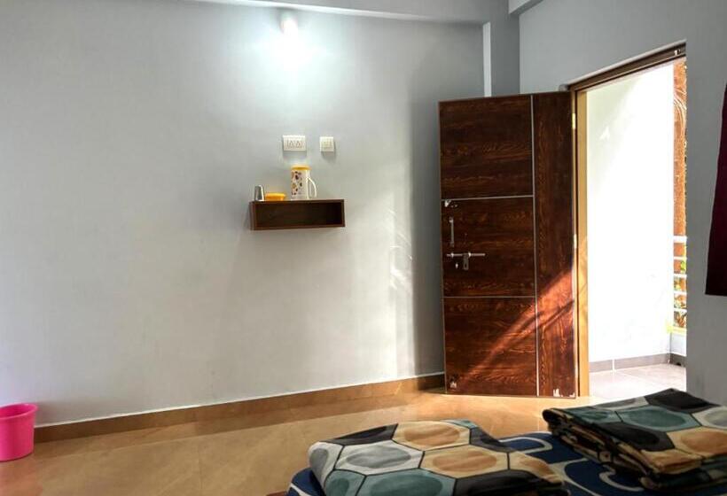 غرفة قياسية, Sri Swarna Darvi Lodge Horanadu