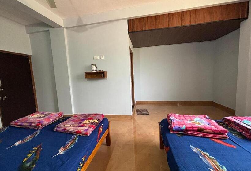 Четырехместный Номер Стандарт, Sri Swarna Darvi Lodge Horanadu
