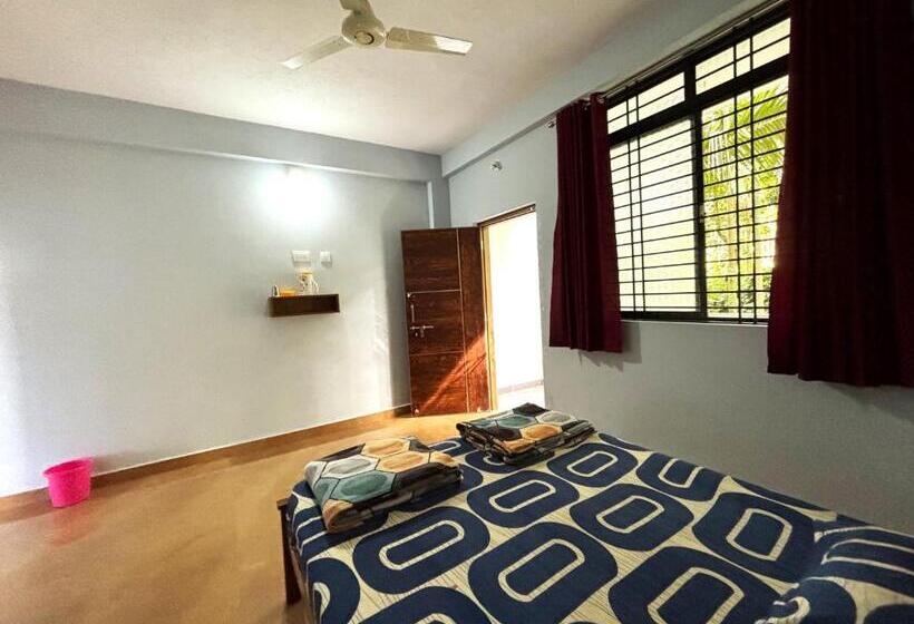 غرفة قياسية, Sri Swarna Darvi Lodge Horanadu