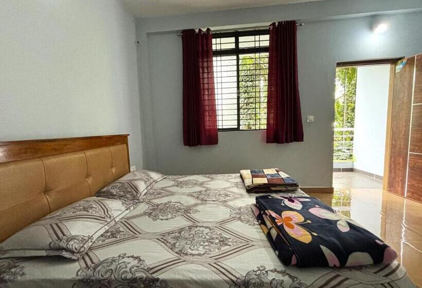 غرفة قياسية, Sri Swarna Darvi Lodge Horanadu