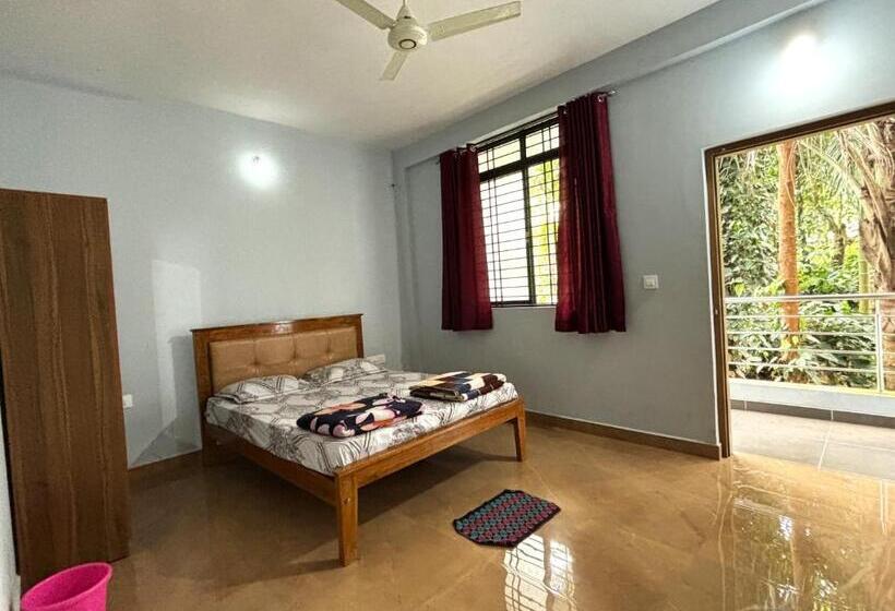 غرفة قياسية, Sri Swarna Darvi Lodge Horanadu