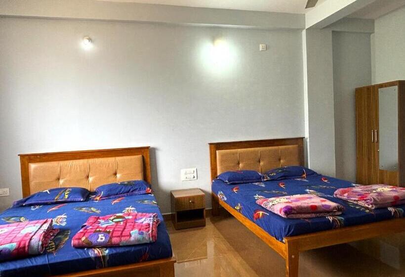 غرفة قياسية رباعية, Sri Swarna Darvi Lodge Horanadu