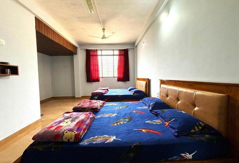 غرفة قياسية رباعية, Sri Swarna Darvi Lodge Horanadu