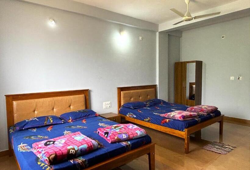 Четырехместный Номер Стандарт, Sri Swarna Darvi Lodge Horanadu