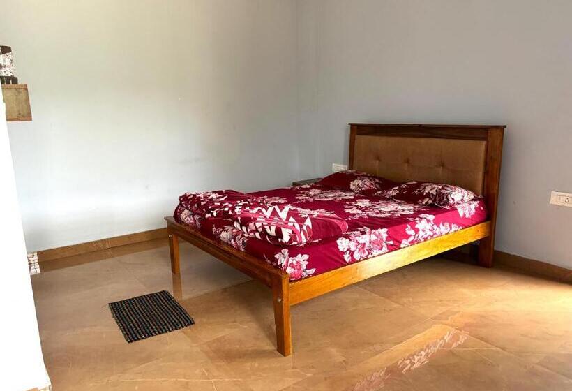 غرفة قياسية, Sri Swarna Darvi Lodge Horanadu