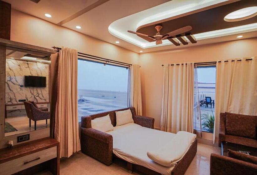 اتاق لوکس با تخت بزرگ, Mandarmani Kiss Of Sea Holiday Resorts & Cottages Private Limited