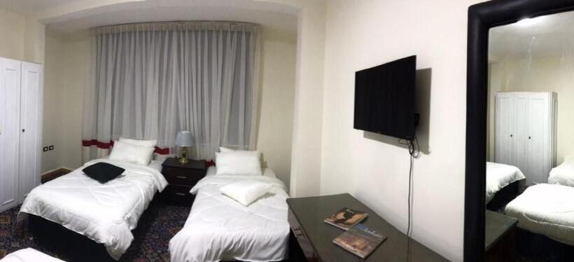 اتاق چهار تخته با دستشویی مشترک, Asser House