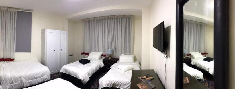 اتاق چهار تخته با دستشویی مشترک, Asser House