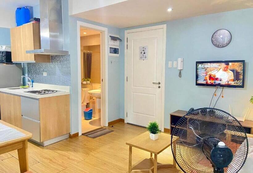 Quarto Estandar com Sacada, Azure Urban Resort Residences