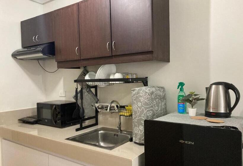 Standard Stúdió Szoba, Bohemian Inspired Studio Unit2 At Trees Residences