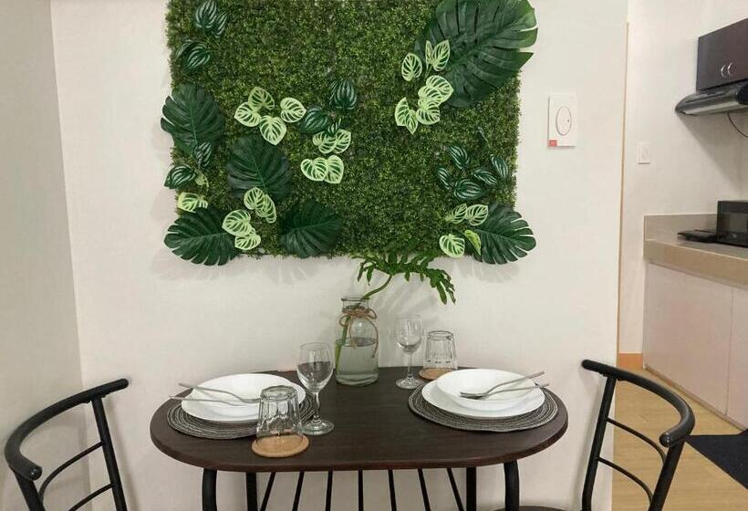 Standard Stúdió Szoba, Bohemian Inspired Studio Unit2 At Trees Residences