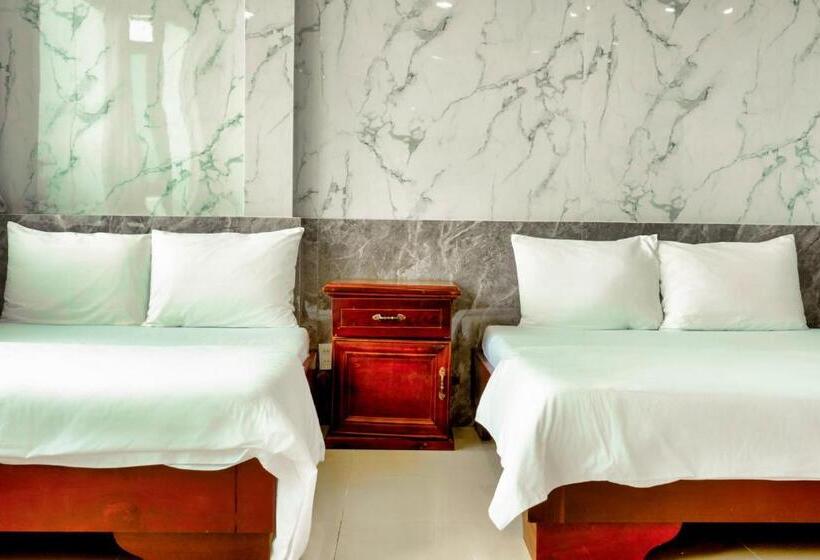 Camera Tripla Economy, Hồng ánh Hotel Night Market Phú Quốc