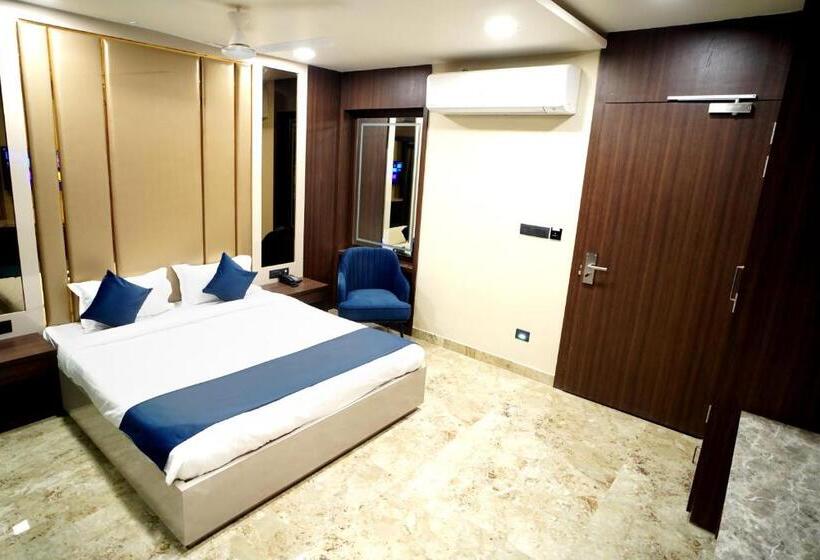 디럭스 트리플 룸, Rich Comfort Ajmer