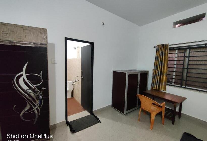 اتاق استاندارد چهار تخته, Surya Cafe And Stay Sea View