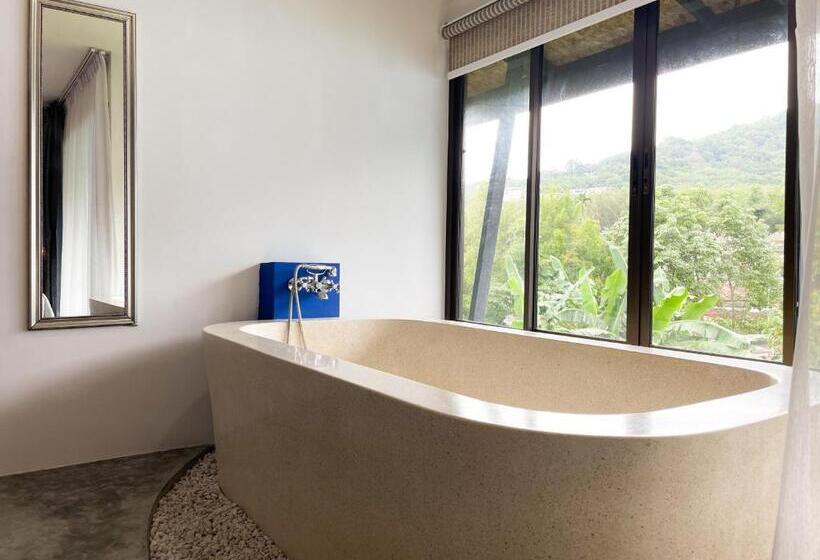 חדר סטנדרט עם ג'קוזי, Kraam Silhouette Hotel And Cafe Phuket