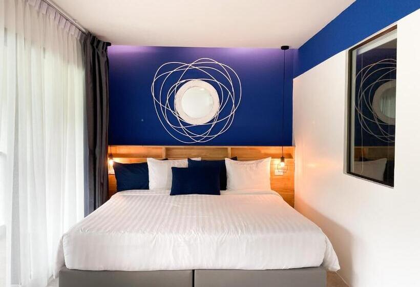 חדר סטנדרט עם ג'קוזי, Kraam Silhouette Hotel And Cafe Phuket