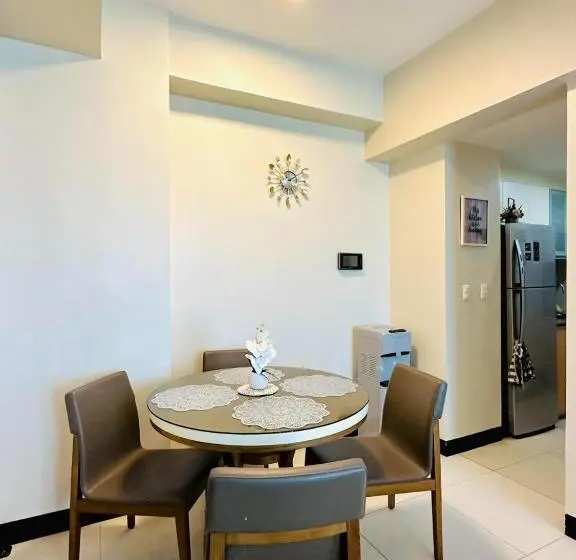 Standard-studio, One Manchester Place By Hiverooms