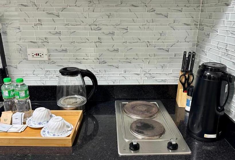 آپارتمان 1 خوابه با چشمانداز استخر, Mall Of Asia Shore 2 Condo