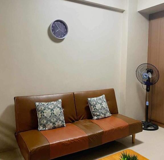 استودیو استاندارد با بالکن, One Palm Tree Condominium