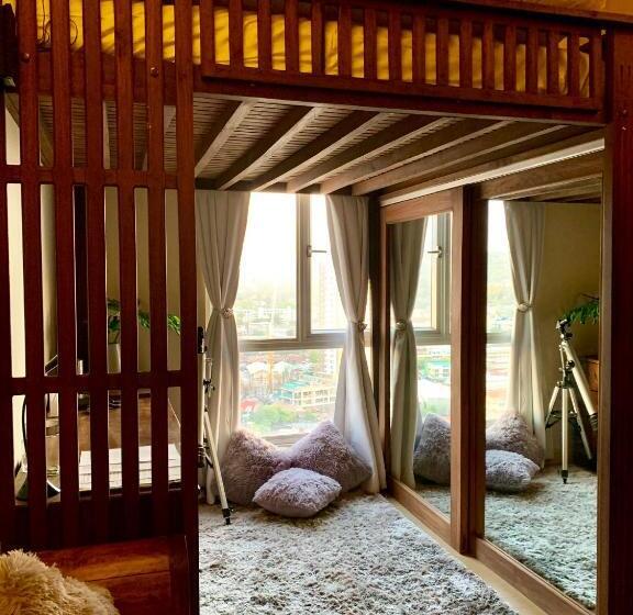 استودیوی استاندارد, Penthouse Condo Studio Unit Centrio Tower W/ Stove