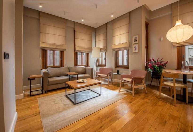 Люкс Повышенной Комфортности, Bguest Pera Suites