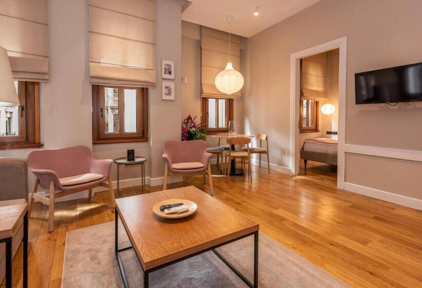 Люкс Повышенной Комфортности, Bguest Pera Suites