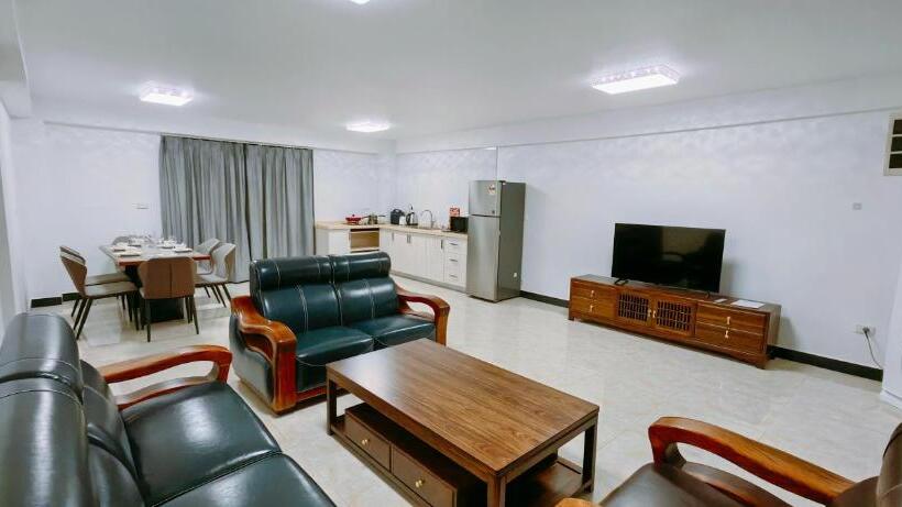 سوییت با چشمانداز دریا, Ocean Breeze Apartment